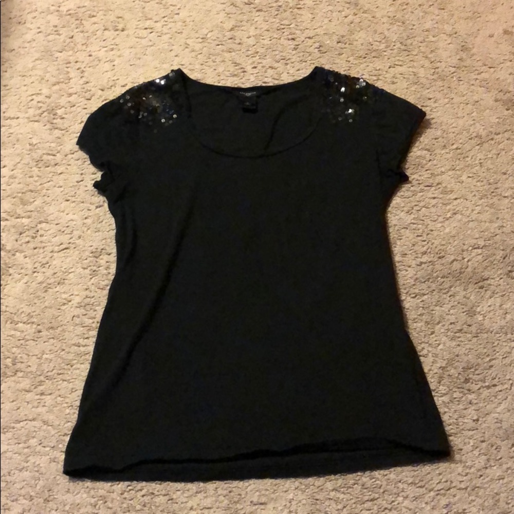 Women’s Ann Taylor t-shirt.